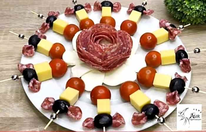 Kokteyl Yiyecekleri Menüsü